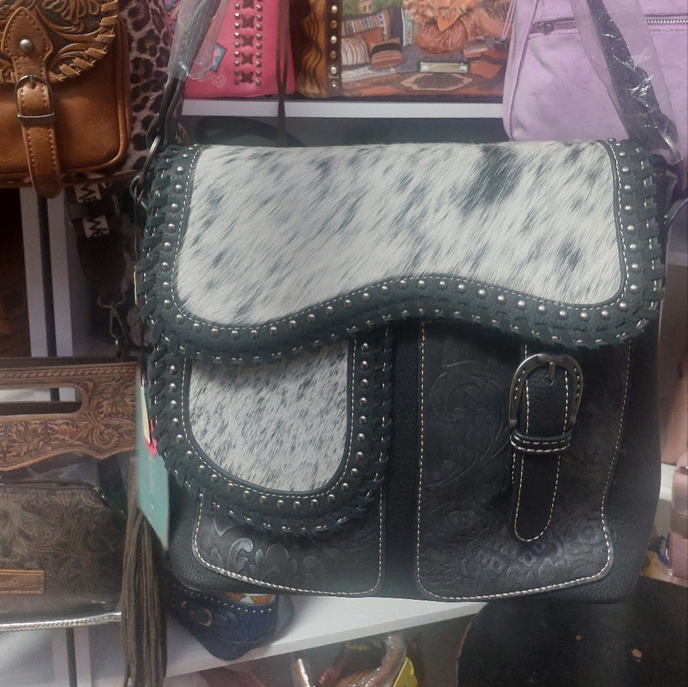 Elegant Black and White Shoulder Bag